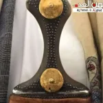 مواقع يمنية تنشر صور قِيل أنها " جنبية إبراهيم الحمدي " والذي حاول ان يدافع عن نفسه قبل مقتله