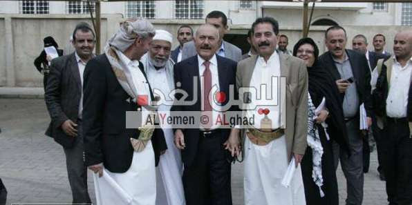 صور علي عبدالله صالح بعد خروجه من العملية والمستشفى 