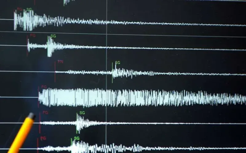 زلزال “قوي” تخطى 6 درجات يضرب اليمن