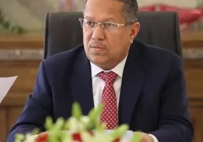 سبب اقالة احمد عبيد بن دغر وتعيين معين عبدالملك سعيد