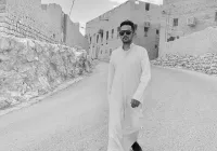 من هو سيد هاني الموسوي تعرف عليه