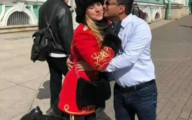 علي البخيتي ينشر صور مخلة بالأداب والتقاليد