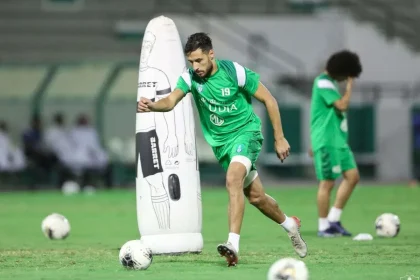 إستبعاد يوسف بلايلي من مباراة الأهلي والشباب اليوم