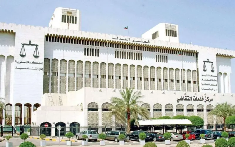 تحويل عشرة من مشاهير وسائل التواصل الاجتماعي في الكويت الى الأمن القومي