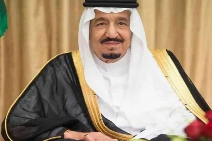 الملك سلمان عبد العزيز يترأس اجتماع مجلس الوزراء بالمستشفى