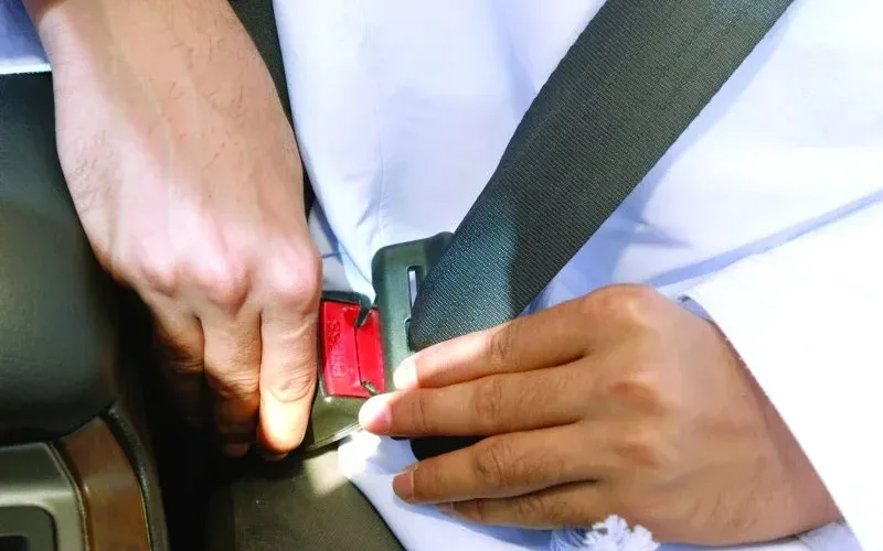 إلزام سائقي السيارات بحزام الأمان من اللوائح التنفيذية