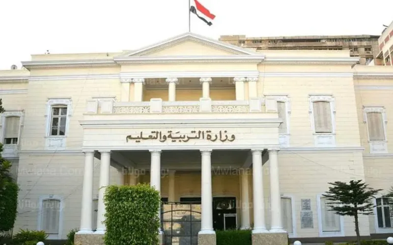 إلغاء الامتحانات الإلكترونية للصفين الأول والثاني الثانوي واعتماد الاختبارات الورقية