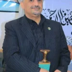 الشيخ حمير الأحمر زعيم قبيلة حاشد خلفاً لـ شقيقه الشيخ صادق الأحمر