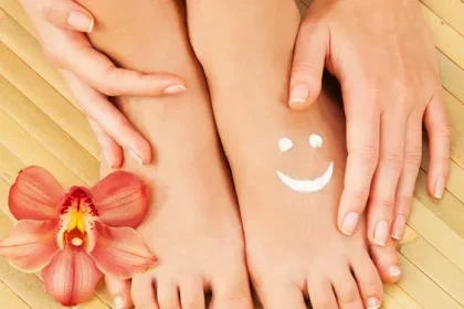 كيفية تبييض القدمين بطرق طبيعية خلال أيام