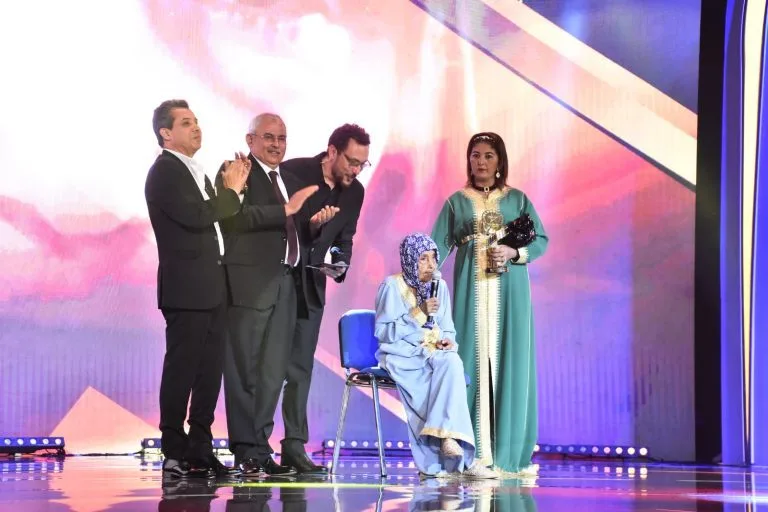 الفنانة صفية الزياني تُكرم في المهرجان الوطني للفيلم بطنجة
