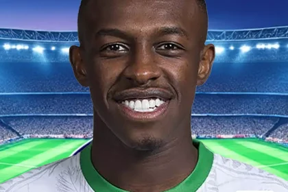 من هو سعود عبد الحميد السيرة الذاتية ويكيبيديا اخر أخبار اللاعب السعودي