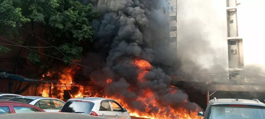 حريق الحمراء في بيروت ye.alyemenalghad.com