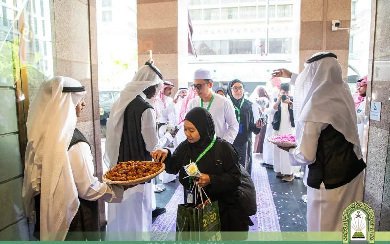 في ضيافة الرحمن .. وصول أولى دفعات برنامج خادم الحرمين الشريفين للعمرة المجانية تجسيداً لقيم الإسلام السمحة وعطاء القيادة الرشيدة