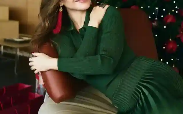 بمناسبة عيد الميلاد المجيد عيد الكريسماس Merry Christmas نانسي عجرم تهنيء الجميع