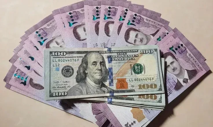 سعر الدولار مقابل الليرة السورية