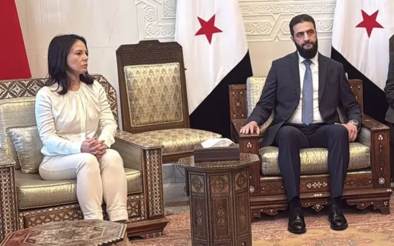 رفض مصافحتي