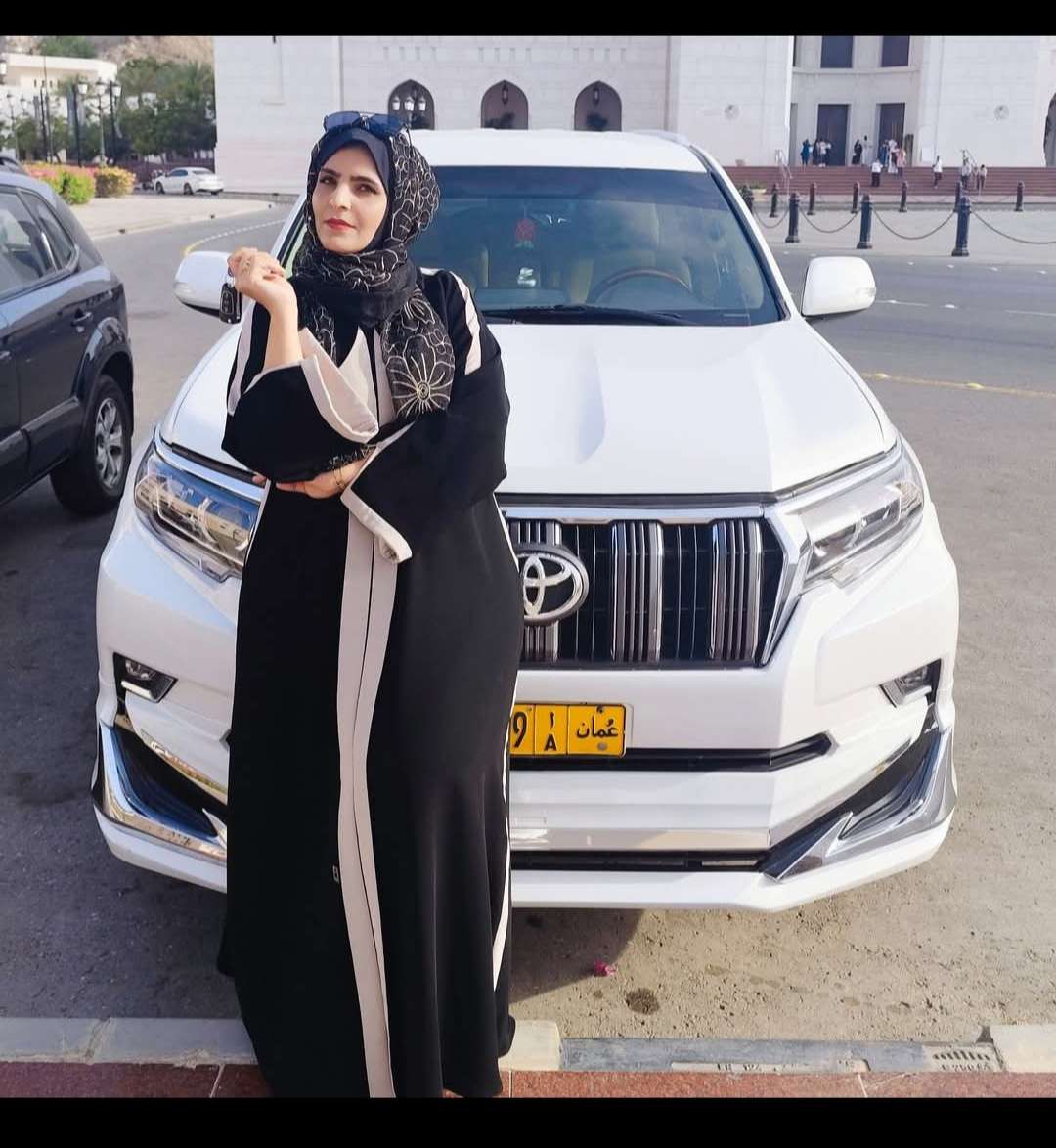 الناشطة صابرين جلال: التهديدات وراء مغادرتي عدن