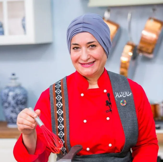 منال العالم