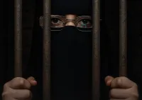 عتق رقبة اليمنية شروق أحمد " الصورة ل أمل البدر الناشرة للفيديو"