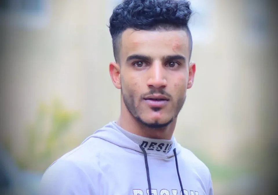 وفاة الشاب ملك التوازن في اليمن بحادث سير في السعودية