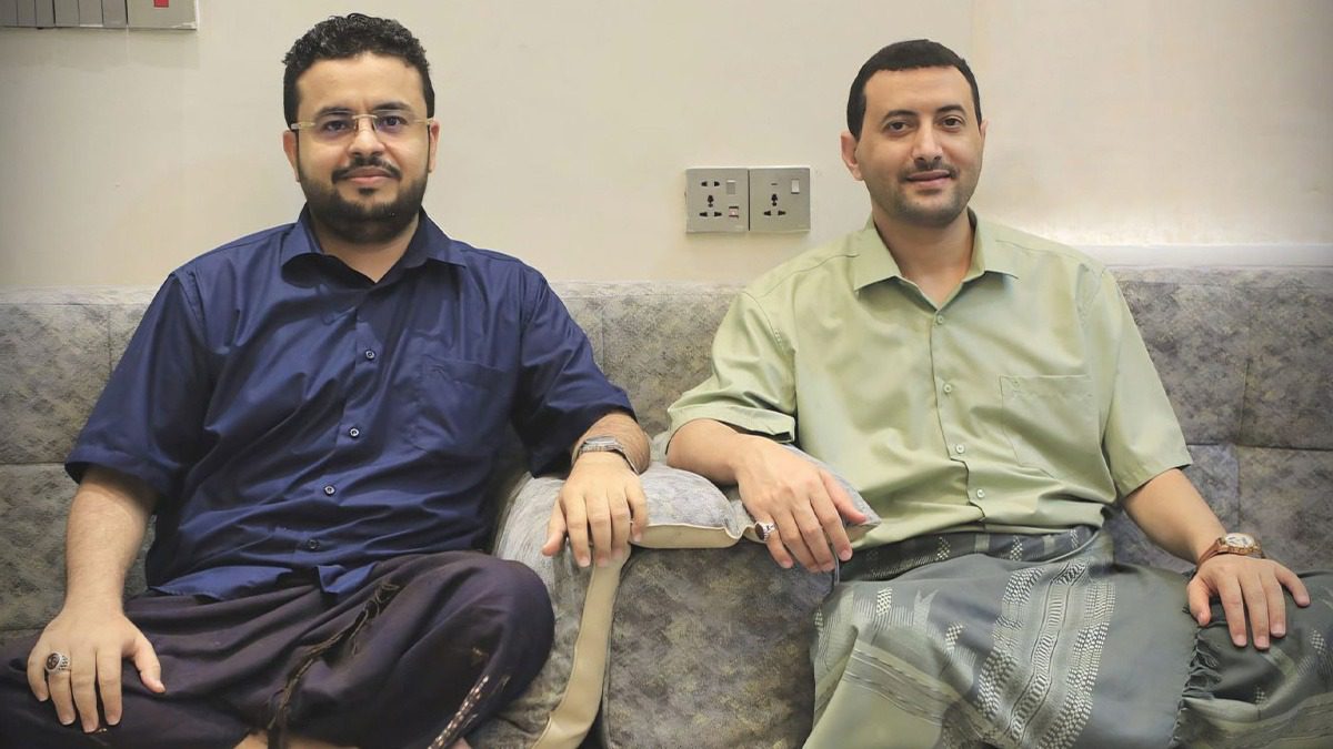 حقيقة إصابة يحيى سريع ببتر في القدمين.. صورة حديثة تثير الجدل بعد اختفاء غامض 6 صورة يحيى سريع ونصر الدين عامر تثير الجدل