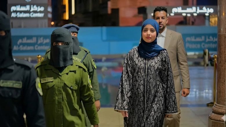 الفنانة ماريا قحطان تقدم إعتذارها نيابة عن اخوها بسبب الطفل 1 الفنانة ماريا قحطان تقدم إعتذارها