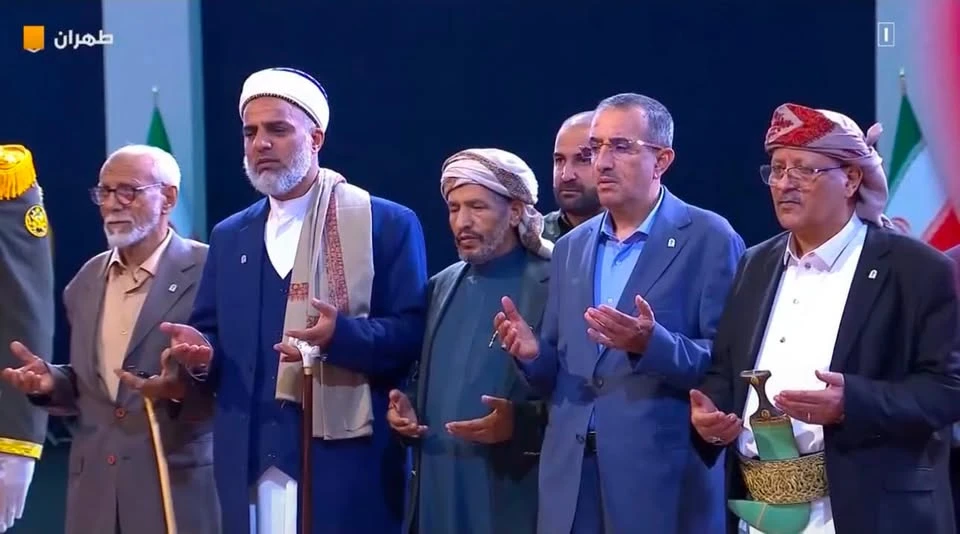 محمد النعيمي عضو مجلس الحكم وشمس الدين شرف الدين مفتي صنعاء، وكذلك جلال الرويشان نائب رئيس الوزراء لشؤون الأمن والدفاع وأيضا عبدالله عيضة الرزامي و عبدالإله حجر مستشار مجلس الحكم.